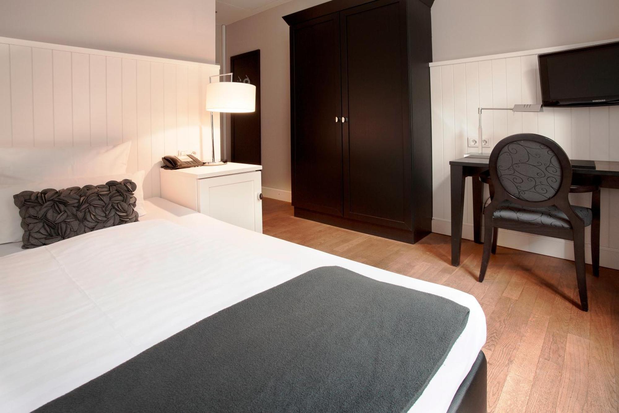Single Room,123102565:JPEG