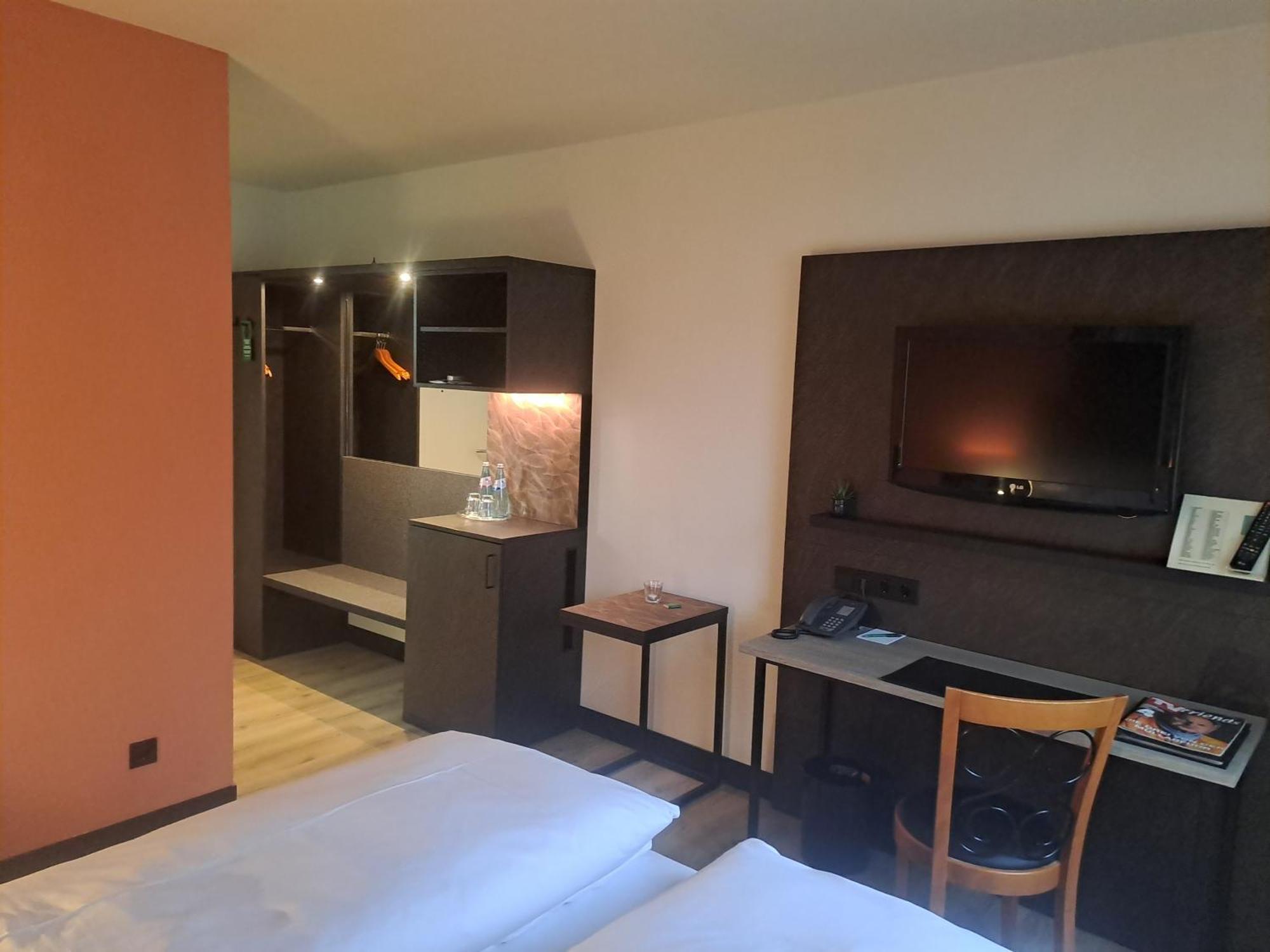 Double Room,1646332265:JPEG